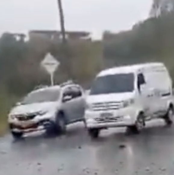 Atentado con explosivos dejó inhabilitada la vía entre Medellín y el Caribe